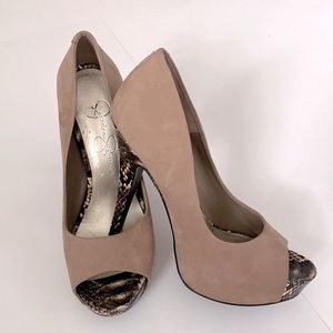 Jessica Simpson size 6.5